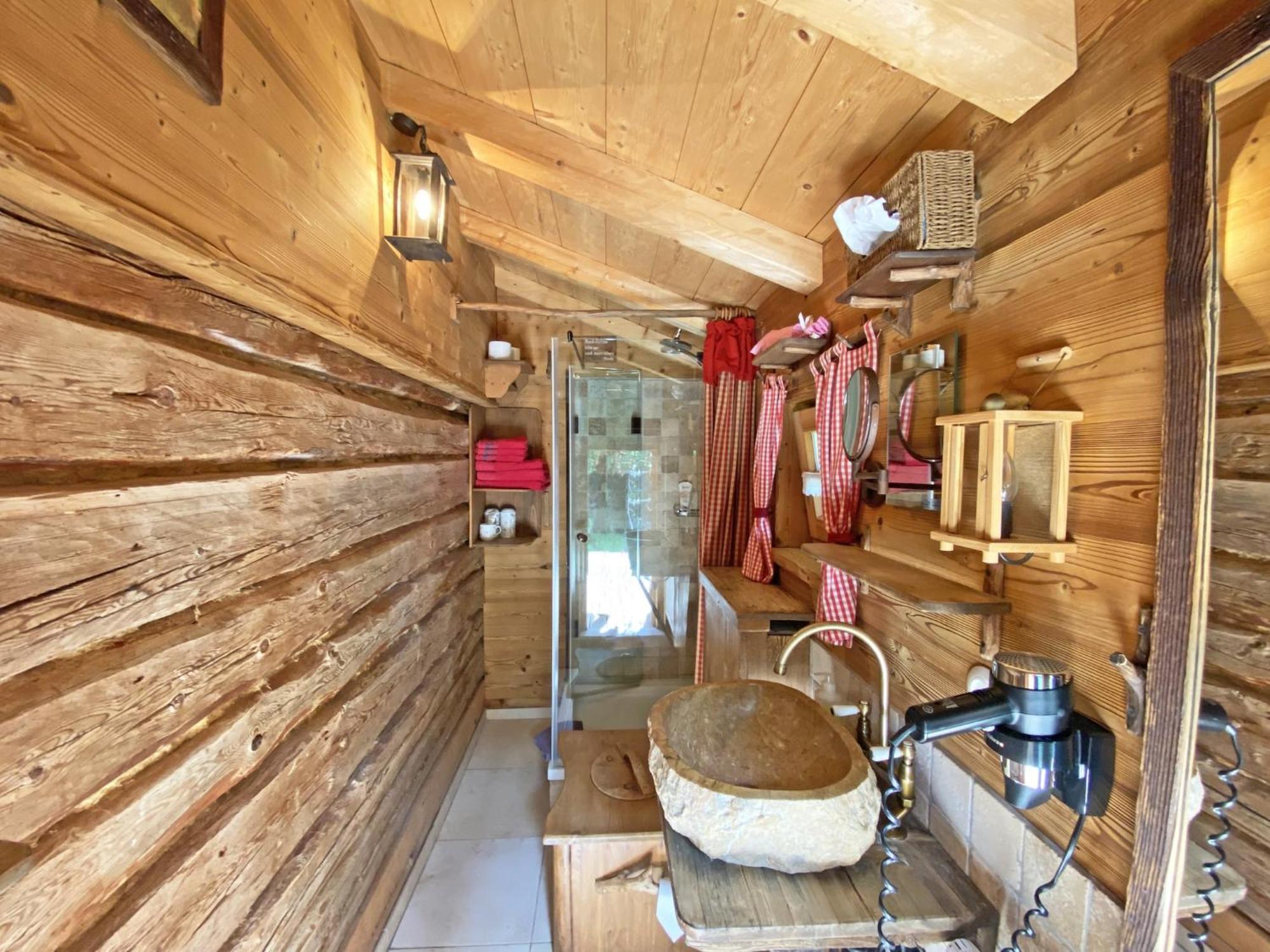 Eco Friendly Chalet Near The Lake In Asten Tittmoning エクステリア 写真