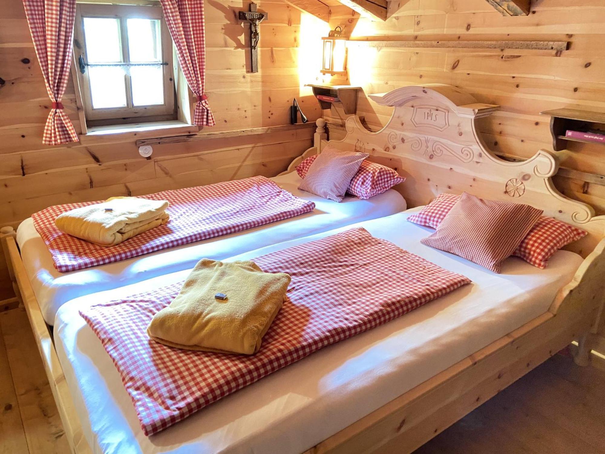 Eco Friendly Chalet Near The Lake In Asten Tittmoning エクステリア 写真