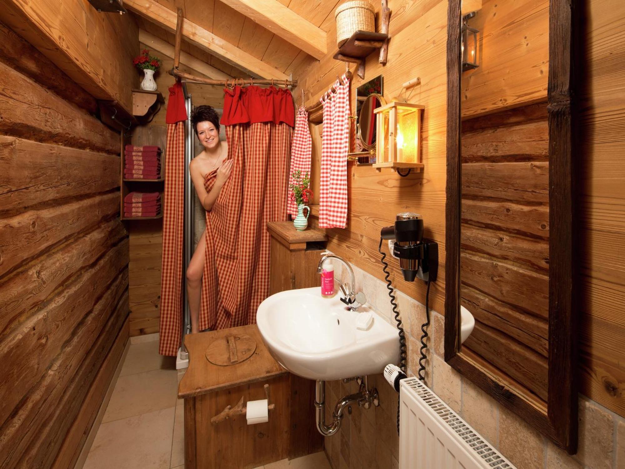 Eco Friendly Chalet Near The Lake In Asten Tittmoning エクステリア 写真