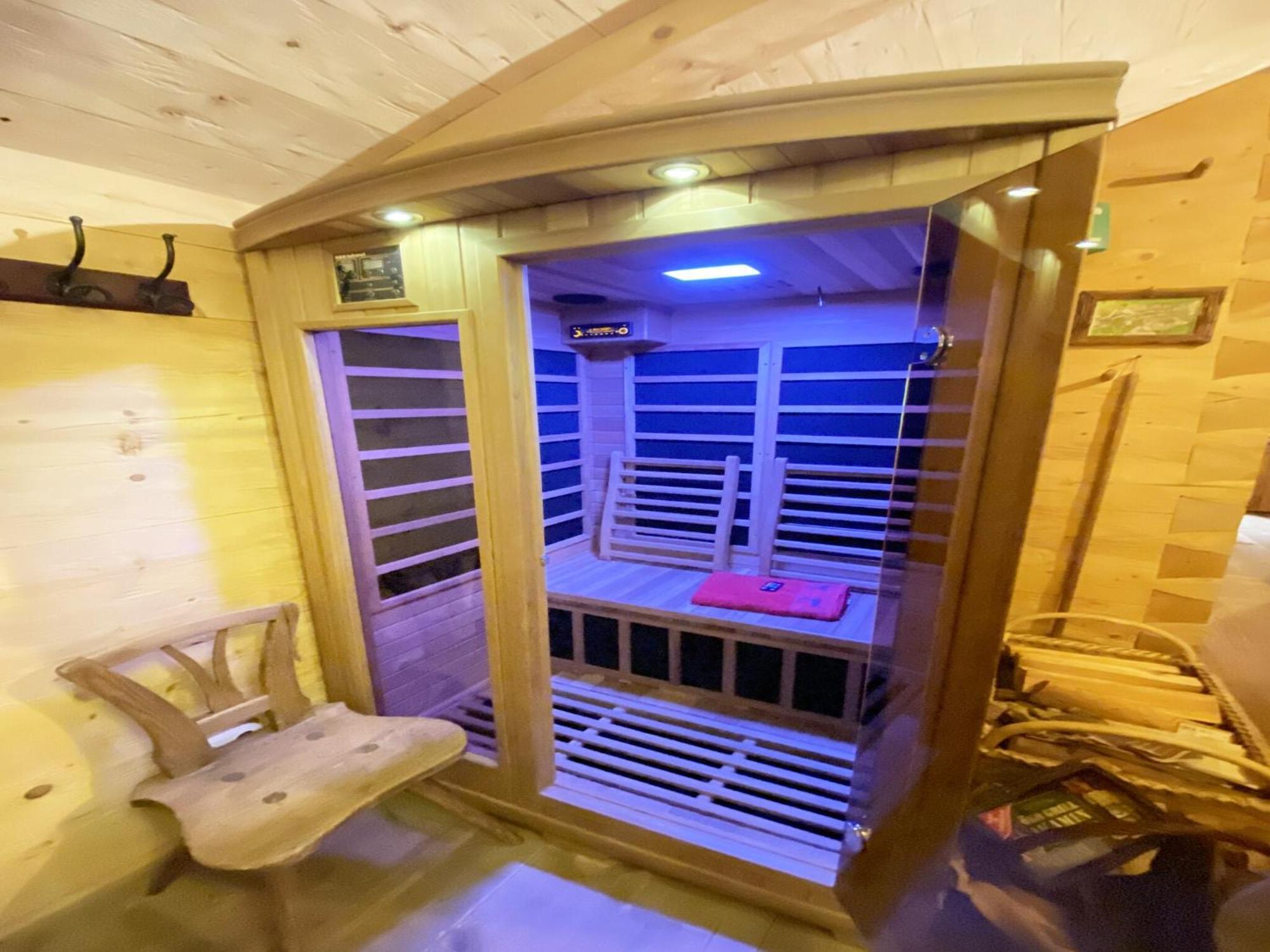 Eco Friendly Chalet Near The Lake In Asten Tittmoning エクステリア 写真