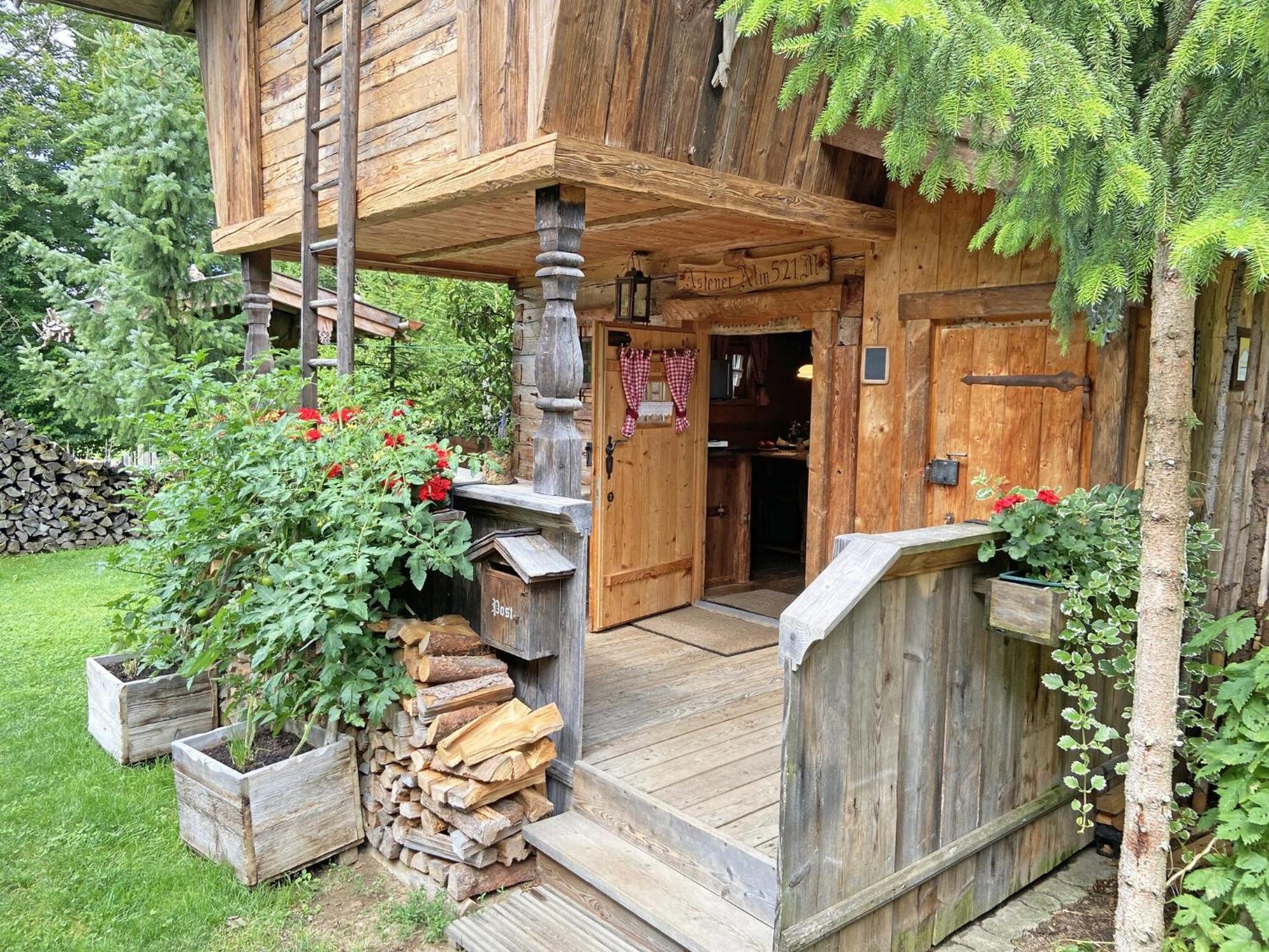 Eco Friendly Chalet Near The Lake In Asten Tittmoning エクステリア 写真